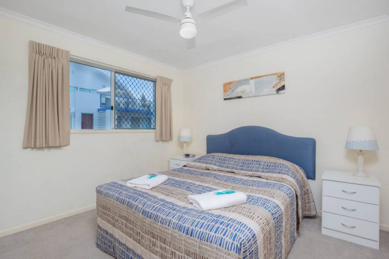 Surfers Beach Resort One - 1 Bedroom Air Conditioned Apartment